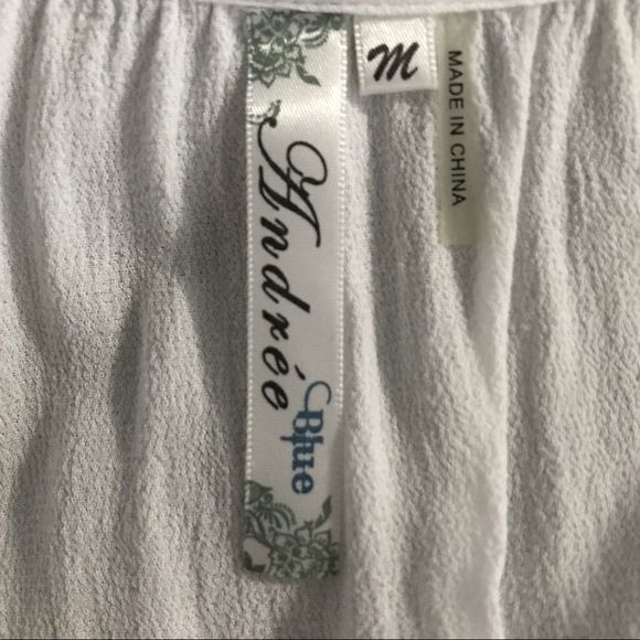 LIKE NEW Andree by Unit White Crochet Top Medium M - Picture 7 of 11